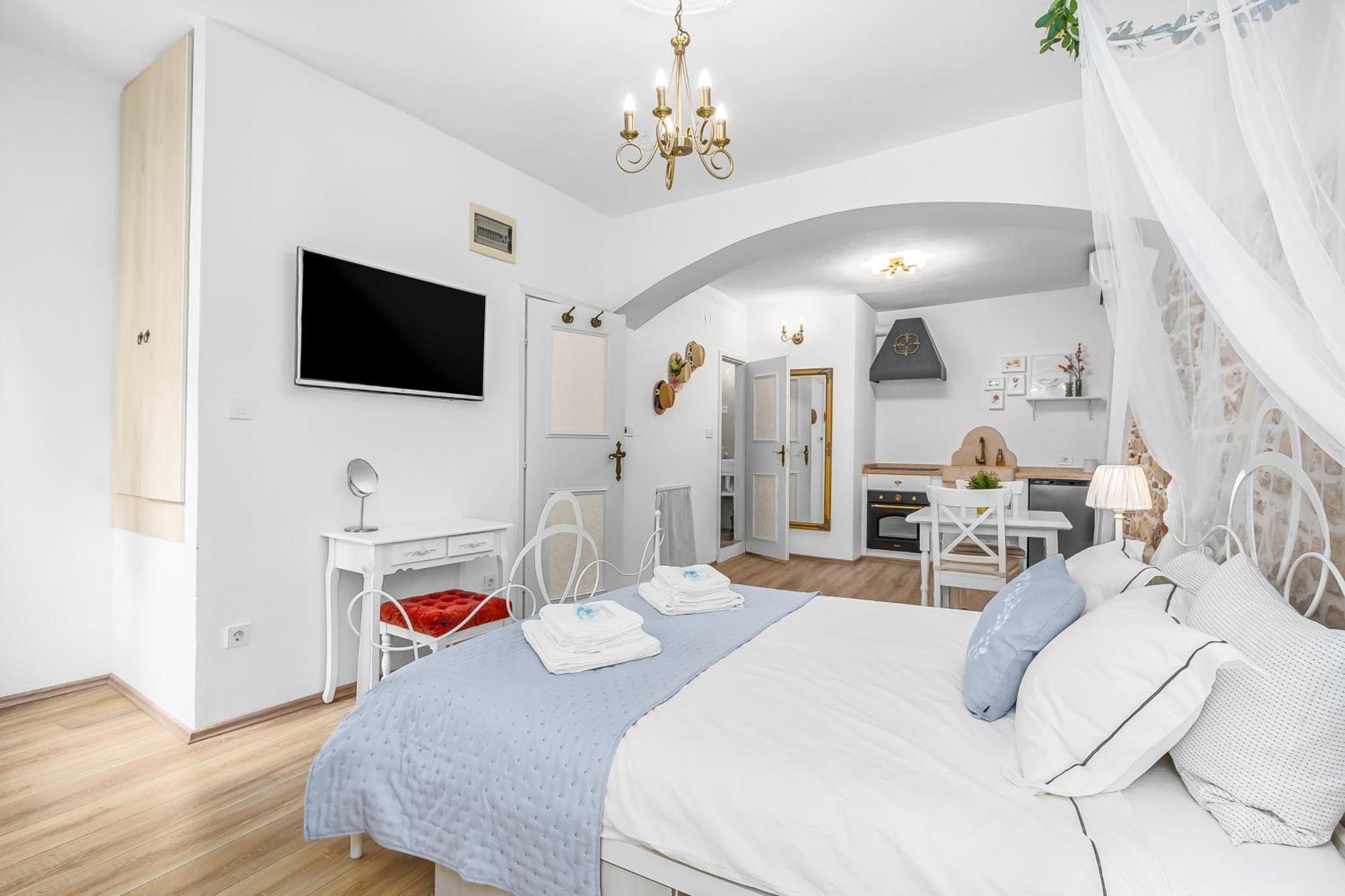 Primavera Deluxe Studio Apartment Rovinj Exterior photo